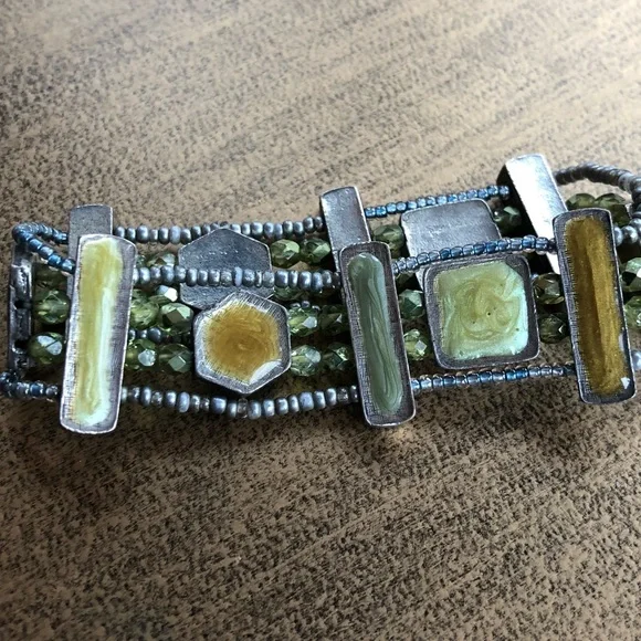 Enamel and bead bracelet in shades of sage green and gold with tiny silver beads - Picture 5 of 7